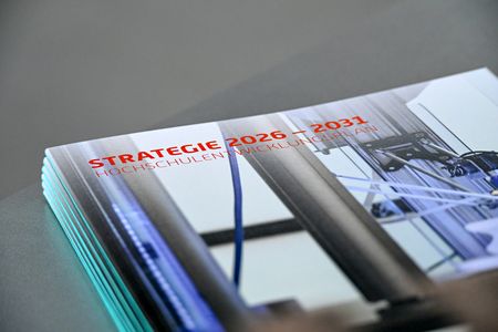 Broschüre Strategie Hochschule Trier - Promotionsrecht offiziell verliehen