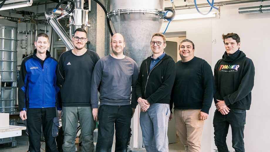 Inbetriebnahmeteam (v.l.n.r.): Alexander Kircheis (Firma Indutherm), Cederic Bouillon, Martin Bonenberger, Michael Wahl, Adrian Huwer, Sebastian Kiechle
