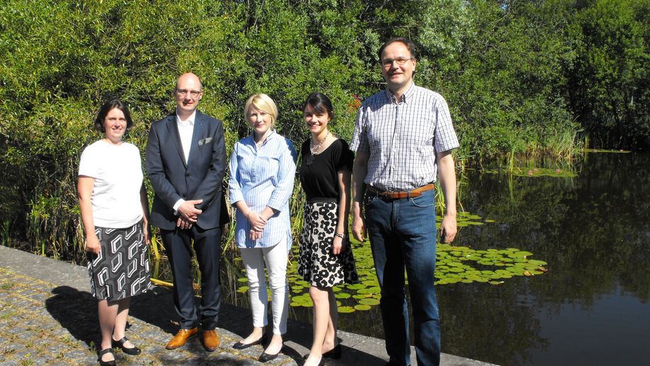 Die Begleitforschung UmTecNetz-Potenzial am Umwelt-Campus Birkenfeld hat ihre Arbeit aufgenommen (von links: Tamara Breitbach, Prof. Dr. Henrik te Heesen, Nina Runge, Lara Hoffmann und Prof. Dr. Stefan Naumann)