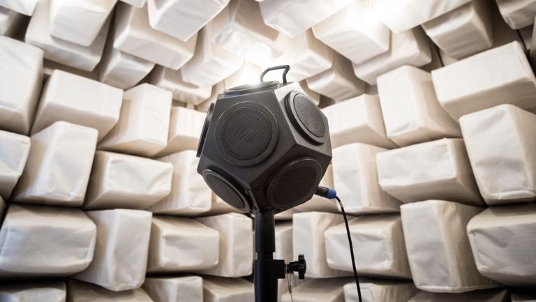 Mikrofon in Schalltotem Raum