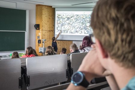 Prof. Wahl während der Vorlesung