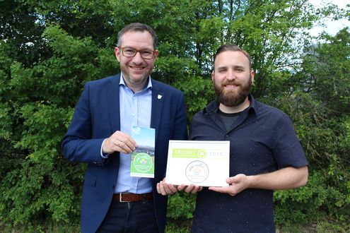 Foto: Herr Sören Meng (Landrat LK Neunkirchen) und Herr Eike Zender (IfaS) | Quelle: Landkreis Neunkirchen