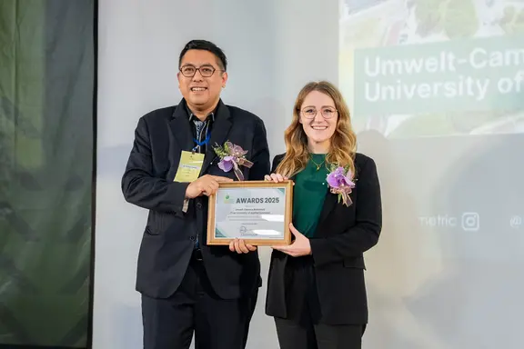 Julia Schmidt (IfaS) bei der Preisverleihung in Taipeh (Foto: Cherlin Tung)