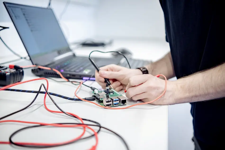 KI-Infrastruktur als zentraler Baustein der Informatikausbildung