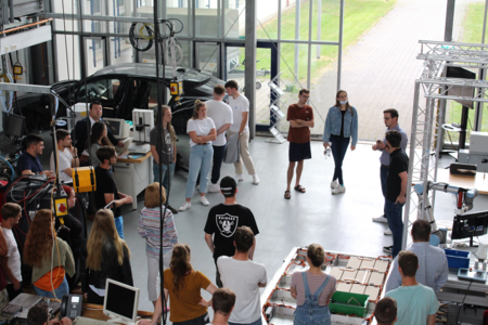 Besucher im Technikum