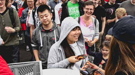 Besucher beim SWR3 Eis-Truck