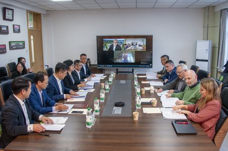Delegationsbesuch der Hochschule Trier und des IfaS in Yantai: Feier des 40-jährigen Jubiläums und Weichenstellung für nachhaltige Zukunft