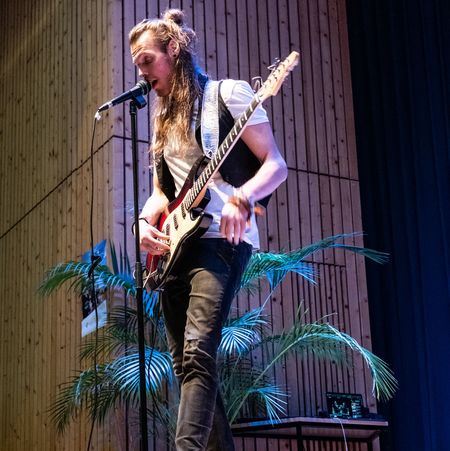 Musikalische Einlage André Mertens mit Gitarre