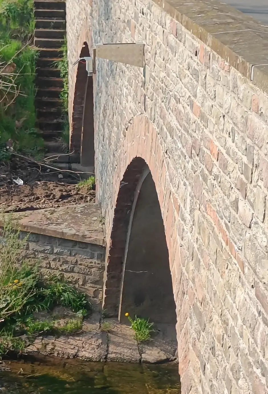 Bild Pegelsensor und Brücke