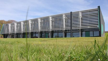 Sporthalle von außen
