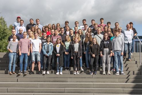 Gymnasialschülerinnen und -schüler beim Projekttag