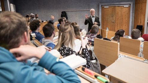 Interessierte im Vorlesungssaal Foto: Jannik Scheer